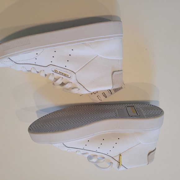 Adidas Women's 7.5 White High Tops - New - Picture 3 of 4